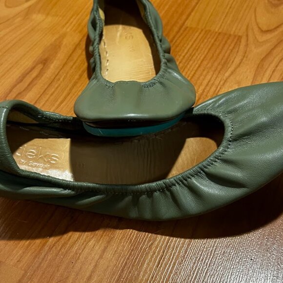Tieks Size 10 - Olive Green - Picture 4 of 4